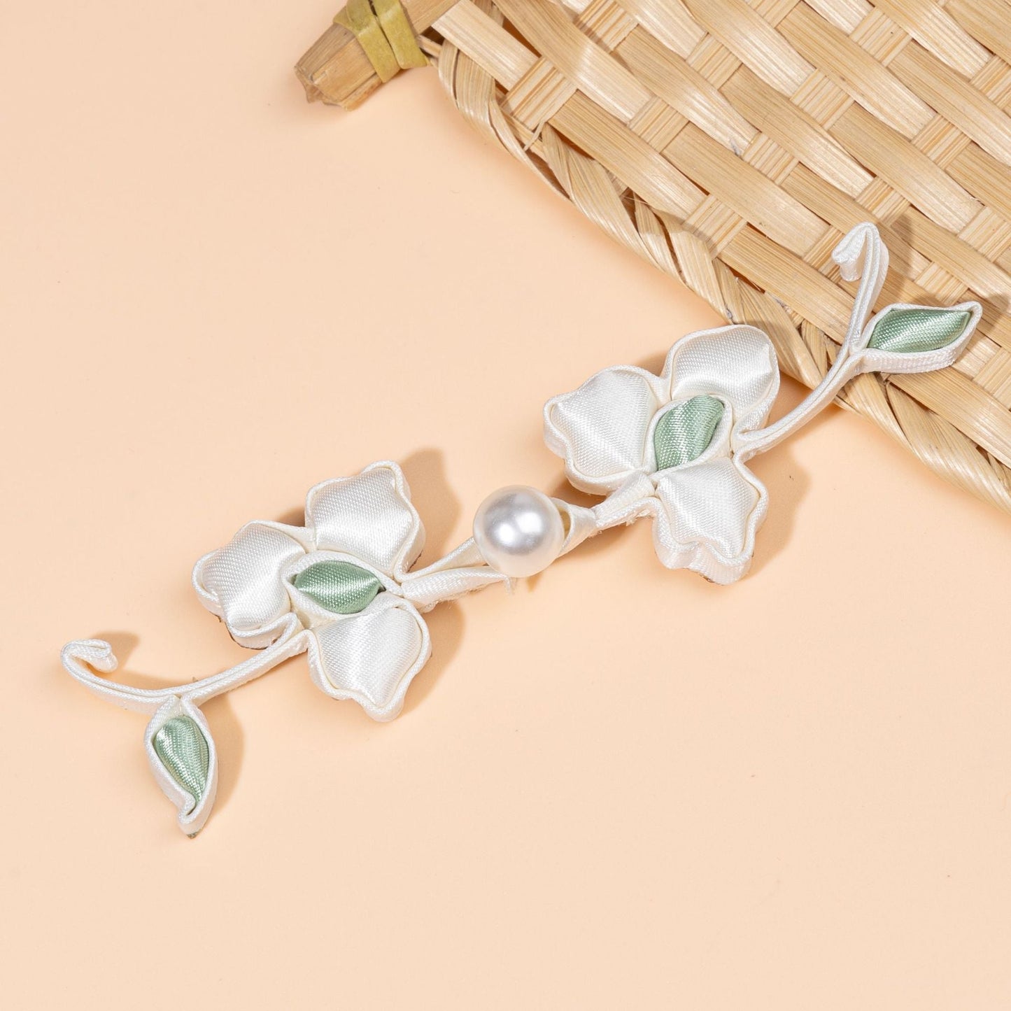 Petal Flower Vine Closure with Pearl button - Nude pink color, handmade decorative sew-on button
